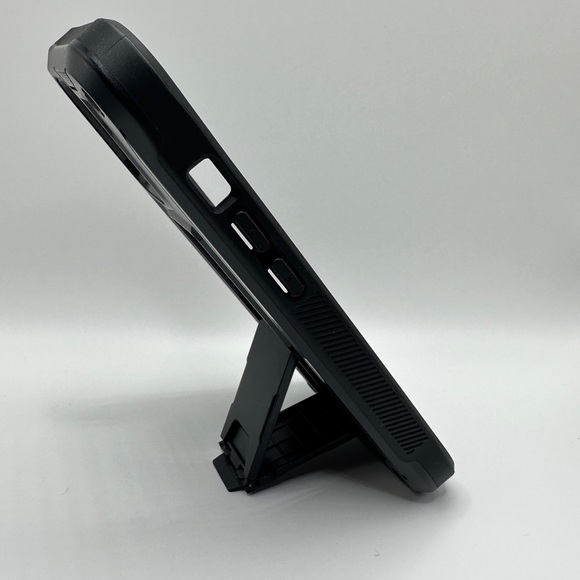 iPhone 13 Pro Case w built in stand - Picture 4 of 6
